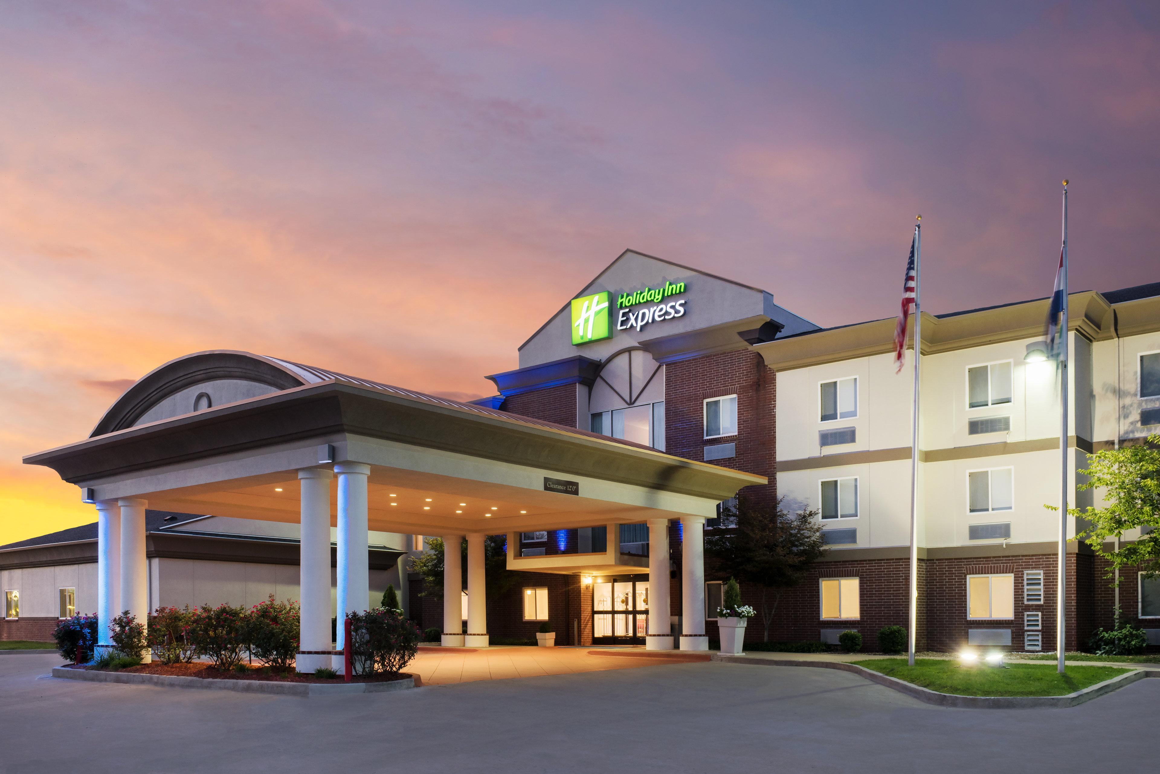 Holiday Inn Express Warrenton By Ihg Exterior foto